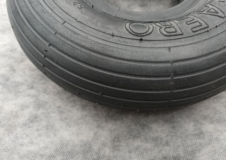 Pneu Pav 40 Avia Letňany